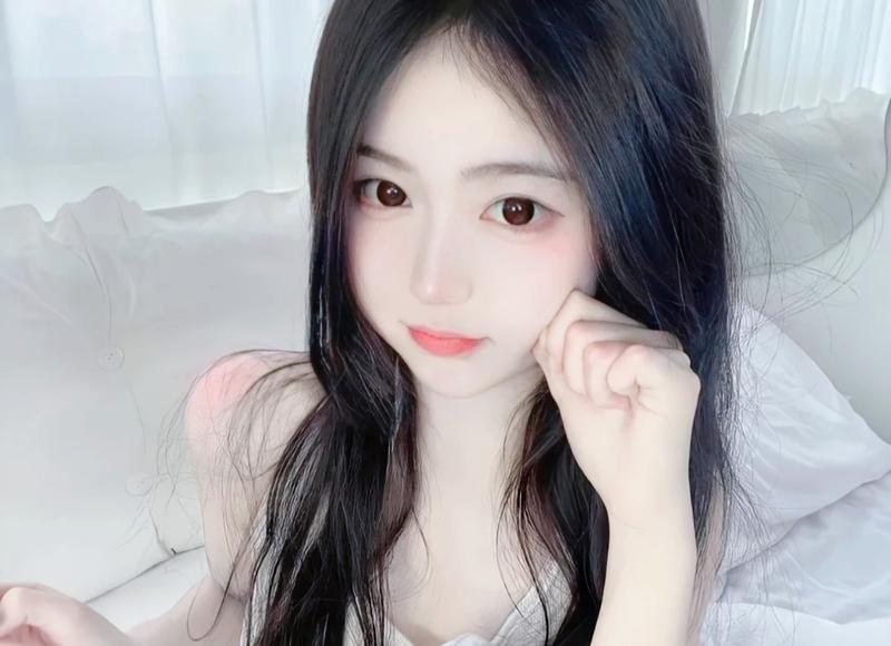 过年回家，大伯以坐不下了为理由，不让我上桌吃饭，妈妈掀了桌子