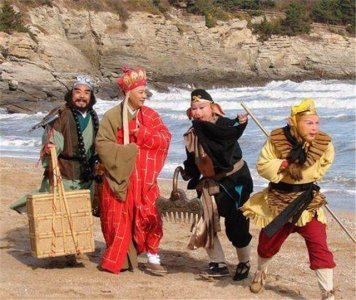 ​穷的只剩演技！＂蜈蚣精＂不仅拉300万赞助挽救剧组，还一人分饰7角