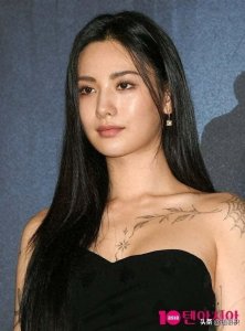 ​林珍娜拍摄期间全身纹身成剧组麻烦精！CG+补妆增加不必要工作量