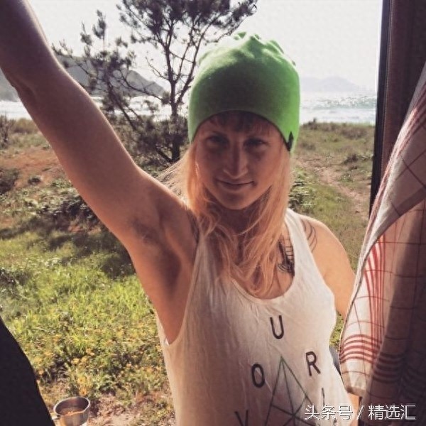 ins美女晒腋毛大赛，靓妹们大胆晒出自己的腋毛照