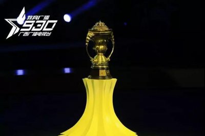 ​3-0完胜日本队，中国队在广西南宁第11次捧起苏迪曼杯，全场沸腾！