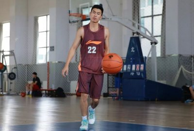 ​成立至今CBA一共诞生了九位选秀状元，其中成就最高的是谁？