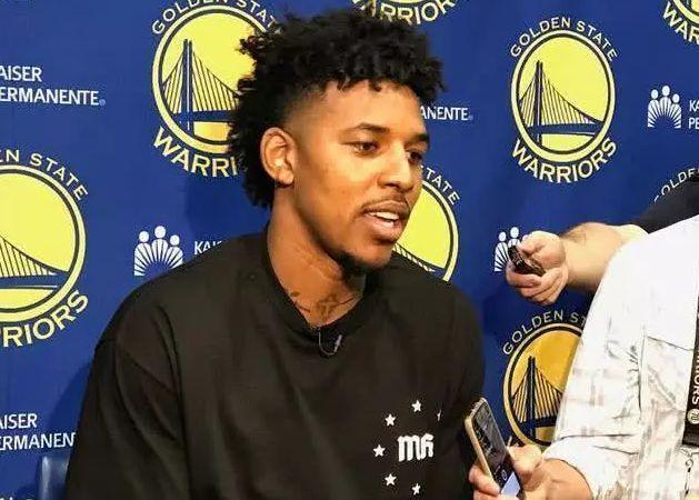 揭幕战除了比赛之外还有一大看点，尼克杨怎么领戒指？想想就尴尬