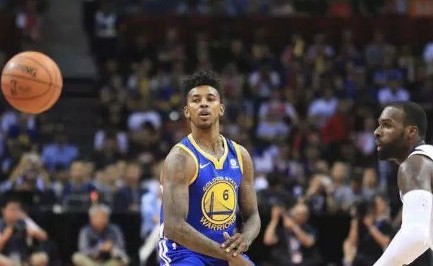 揭幕战除了比赛之外还有一大看点，尼克杨怎么领戒指？想想就尴尬