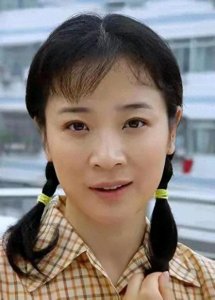 ​＂陈小艺的璀璨人生：从巴蜀之地到全国观众的心间！＂