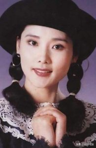 ​“姨太太专业户”何赛飞的17张年轻照：低眉浅笑，夺走男人心