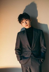 ​男主人公不好当，先从“侍卫”干起，转主角也不错