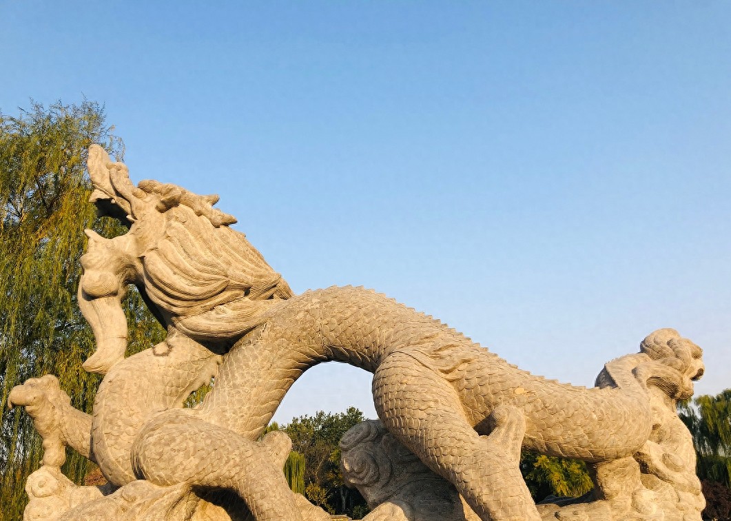 深秋的北京处处是美景，逛北京龙潭公园