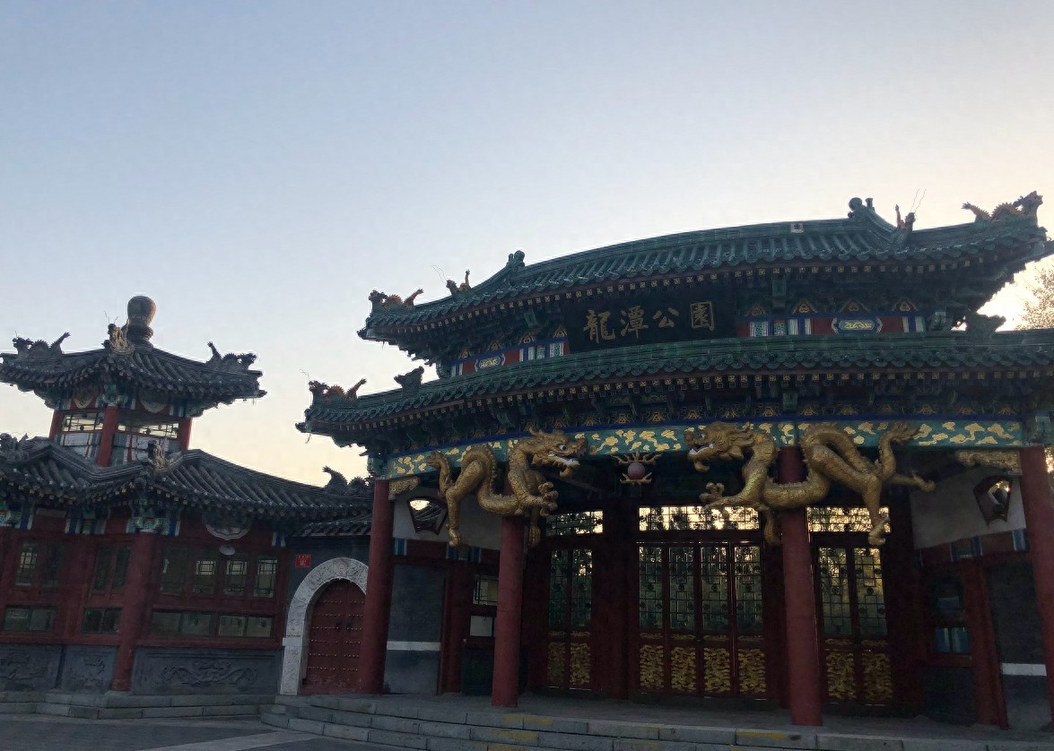 深秋的北京处处是美景，逛北京龙潭公园