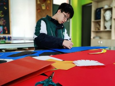 ​创意醒狮指尖“活”起来！顺德15岁少年绘制百份醒狮传递年味