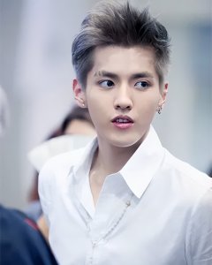 ​吴**监狱生活疑曝光，伙食好体重飙升，将在中国加拿大巡回坐牢