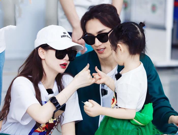 电话短信不回，李承铉把戚薇扔街上1小时！戚薇愤怒的惩罚真高级