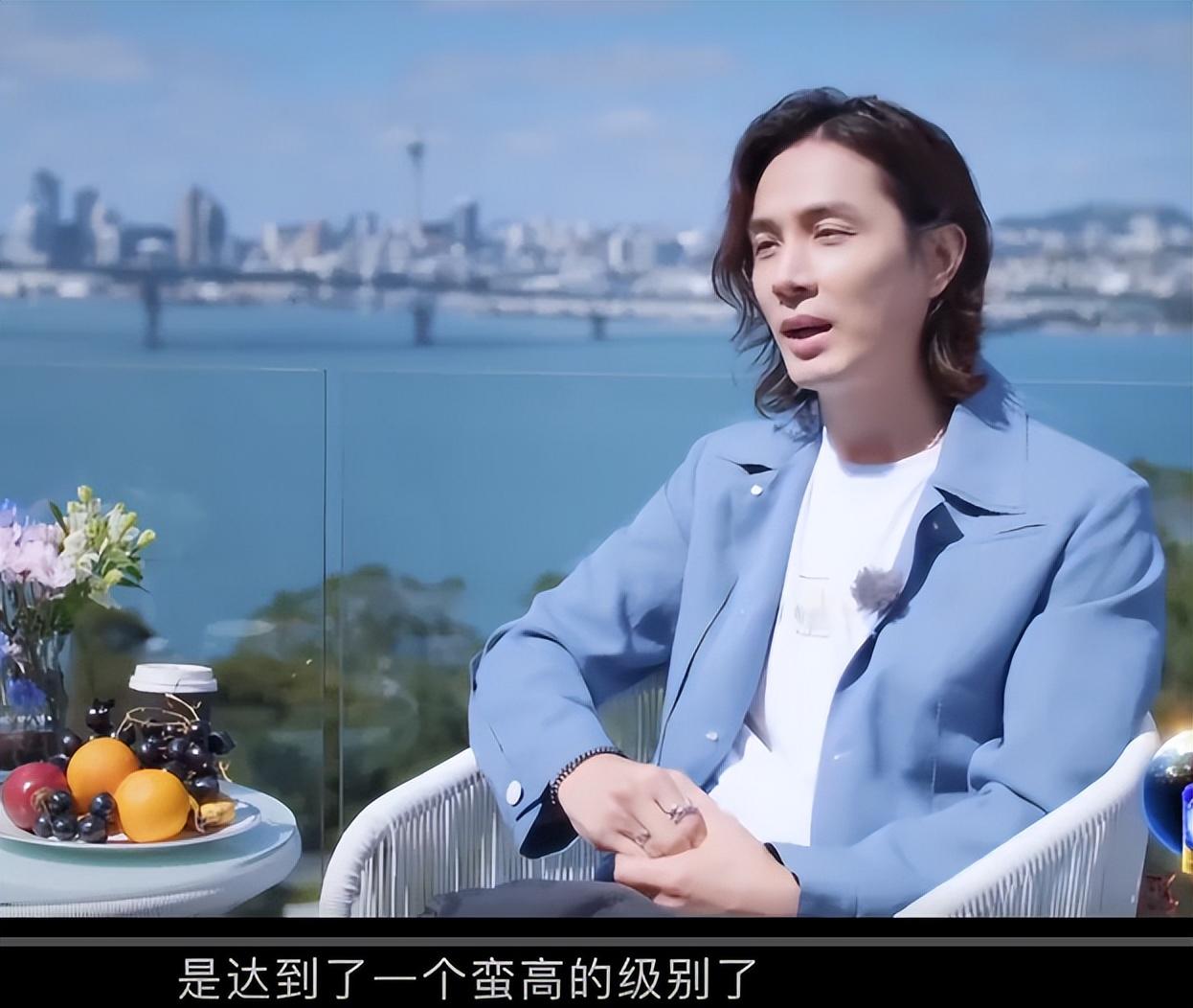 电话短信不回，李承铉把戚薇扔街上1小时！戚薇愤怒的惩罚真高级