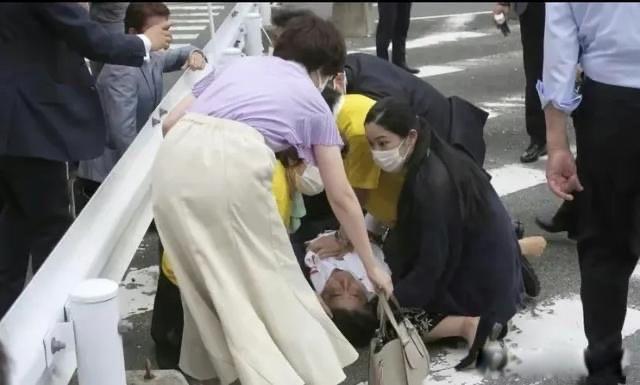 娱乐安倍晋三郎是好人吗 觉得他是美国的奴才  9