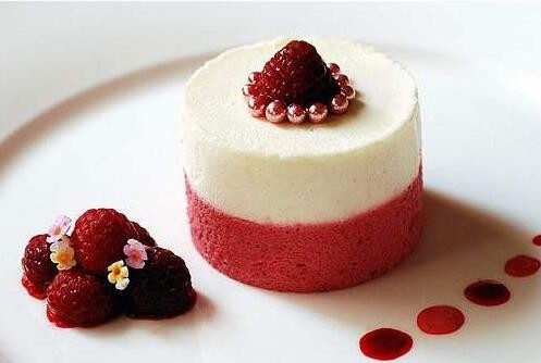 现在学做蛋糕这个行业怎么样：学做蛋糕，要多久呢？有前途吗？