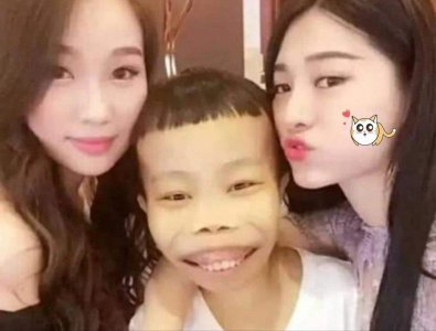 ​“外星人”陈山升级当爸，儿子正脸照曝光，重7斤大小眼明显