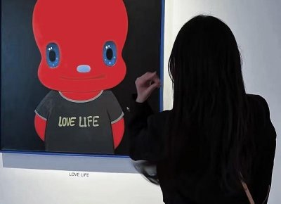 ​饭店服务员，饭店招服务员底薪4500元还住别墅丨冰雪旺季到来