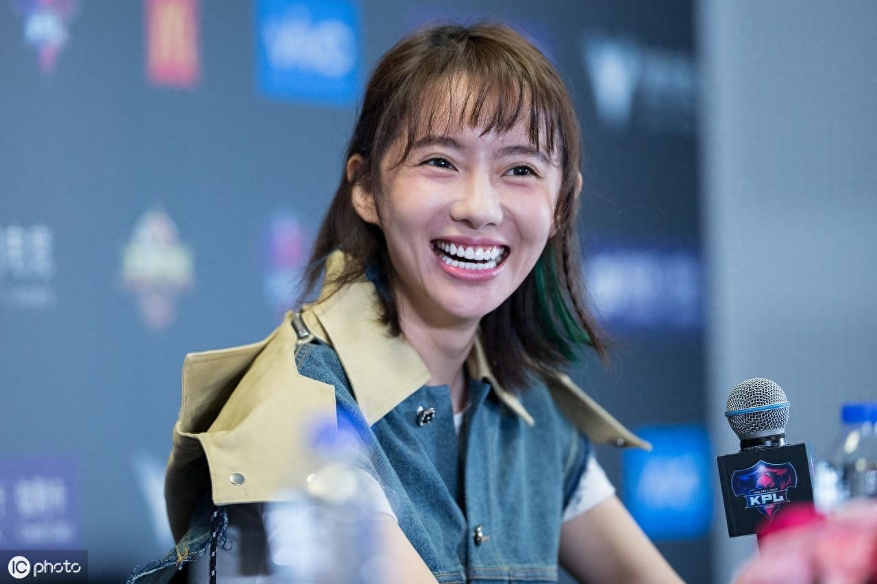 白宇女友刘萌萌，曾经《爱情公寓》曾小贤喜欢的她，如今红不起来