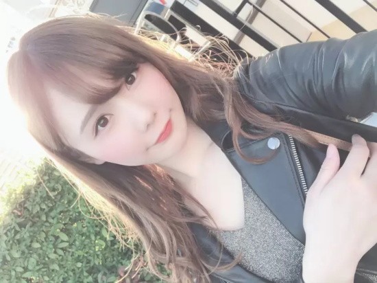 天才般演技的坂道美琉写真分享，岛国优秀老师！