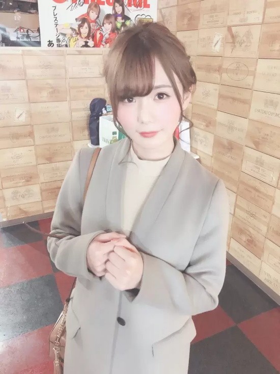 天才般演技的坂道美琉写真分享，岛国优秀老师！