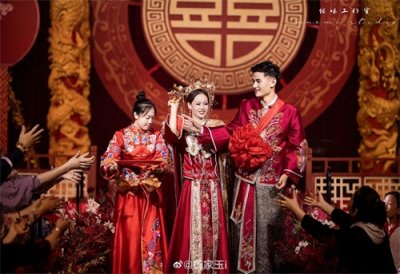 ​好美！中国田径女神出嫁，兴奋宣布新角色：从杨家女变魏家媳