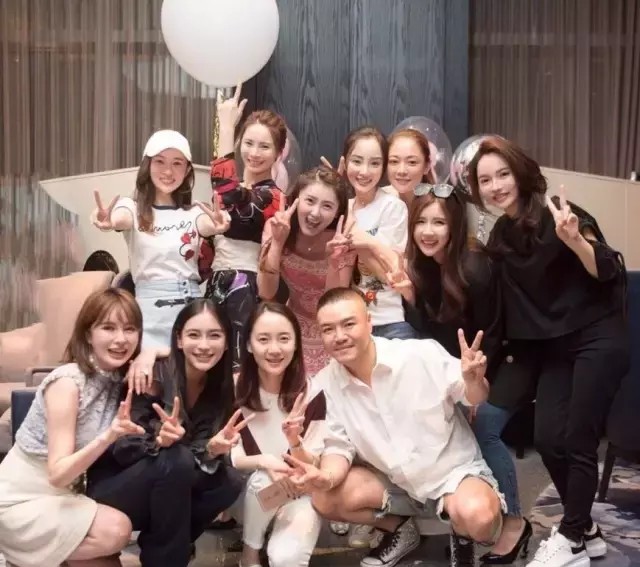 贾跃亭妻子甘薇介绍（乐视危机时甘薇在做什么）