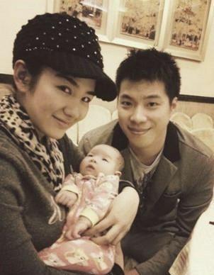 黄奕的两次婚姻情况（43岁黄奕勇敢追爱）(8)