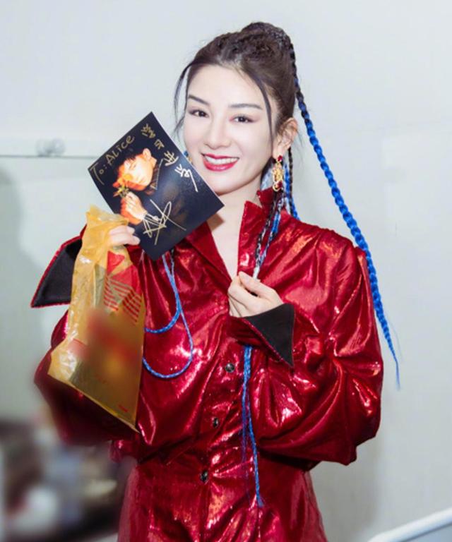 黄奕的两次婚姻情况（43岁黄奕勇敢追爱）(17)