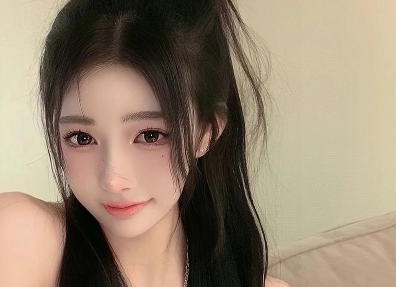 晚上爸妈的屋里妈妈一直叫