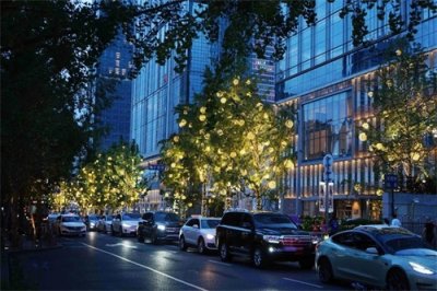 太阳一落山,成都人的“夜生活”就开始了!这些时髦街区,让氛围感一秒拉满