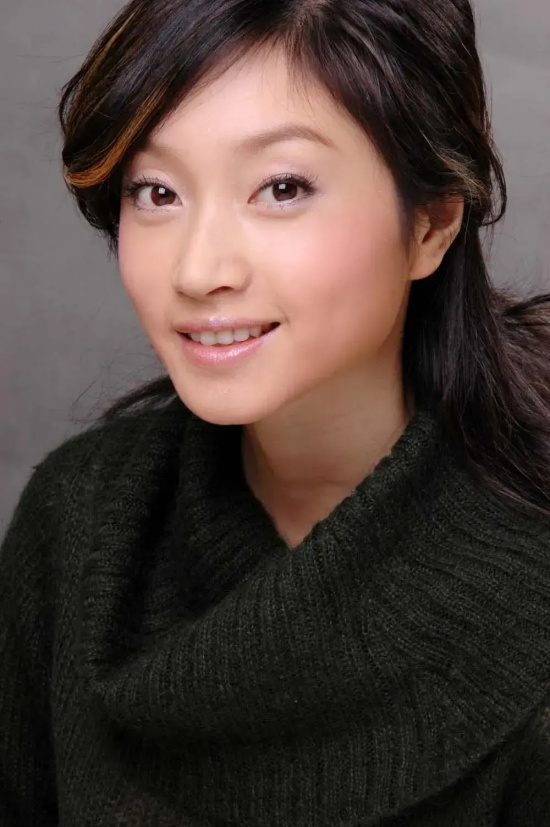 沈佳妮的温婉大方高清气质写真图片