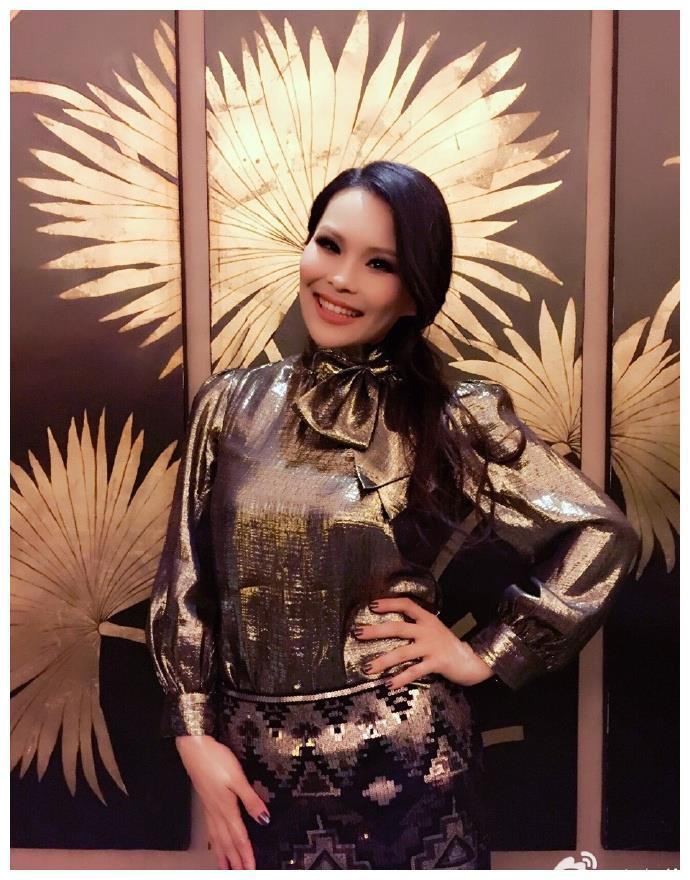 歌手周蕙以“约定”爆红后又深受背叛之苦,如今40岁过成这样