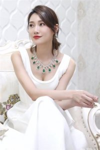 ​李斯羽抛弃的前男友是谁？