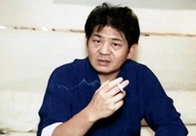 ​台湾巨商年赚56亿，花20亿养百位知己，去世后儿子哭了：26亿的债