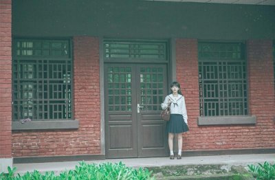 脖子上种草莓的危害(给脖子种草莓真的会致人死亡吗)