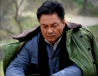 ​演员尤勇和刘晓春离婚33年了，再看他们现在的生活简直相差太大了