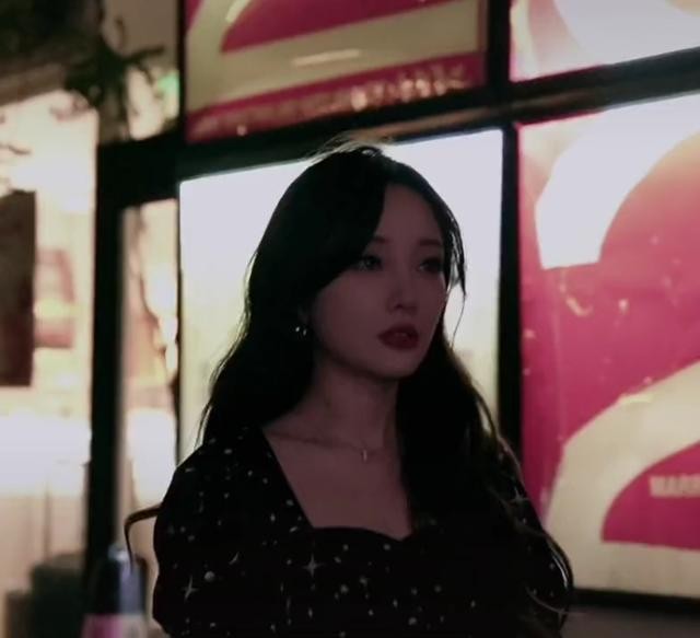 李小璐现在和谁一起（李小璐戴钻戒自称一切刚刚好）