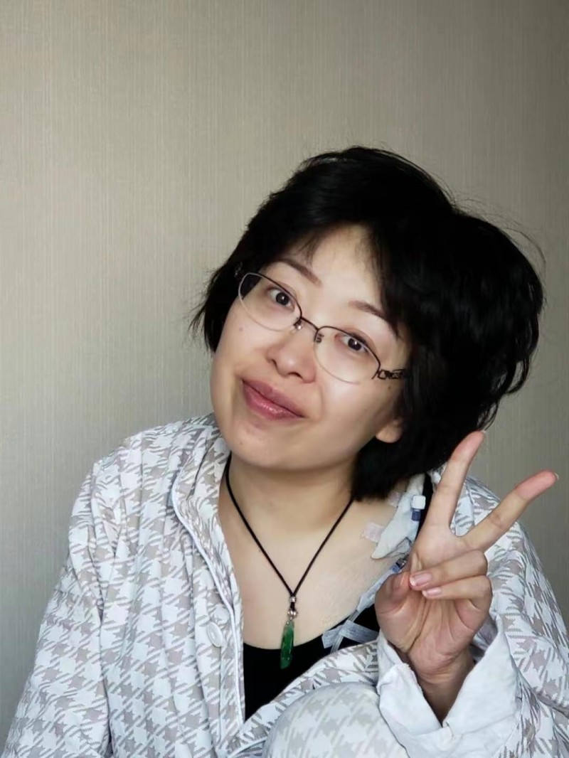 唐家三少娶了年轻女学生（唐家三少妻子癌逝育有两娃）