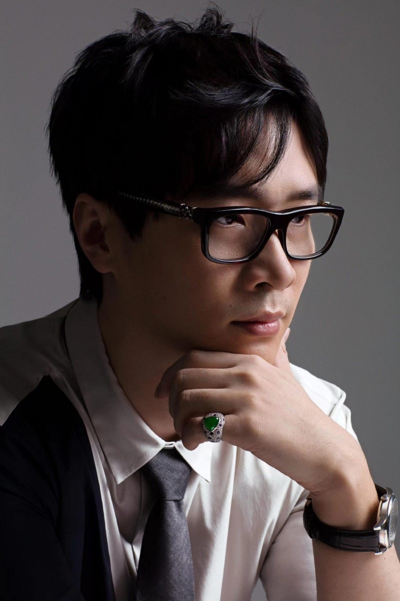 唐家三少娶了年轻女学生（唐家三少妻子癌逝育有两娃）