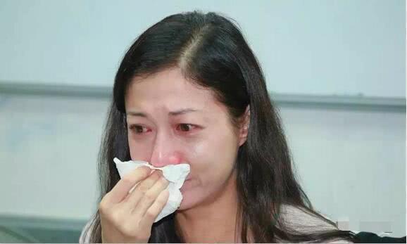 小龙女吴卓林首次叫成龙爸，竟和哥哥房祖名有关，网友：有情有义