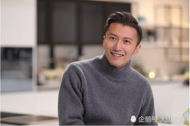 陈伟霆素颜，朱正廷素颜，终于知道小鲜肉浓妆出镜的原因了