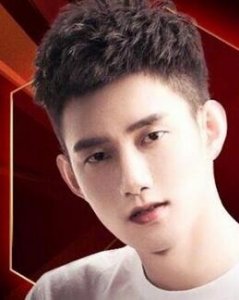 ​阿哲被冻结是怎么回事 接到冻结通知的阿哲哭了