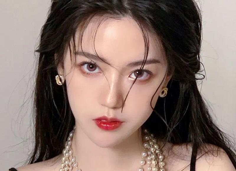 女的主动追男的好不好，女的主动吻男的是什么心理